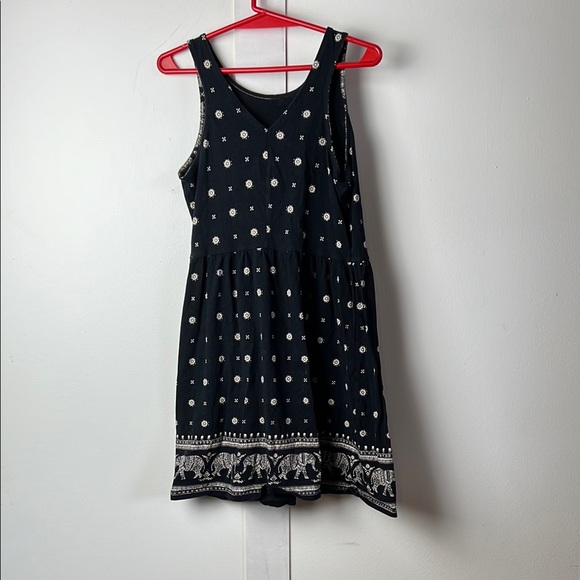 OLD NAVY Black Sleeveless Dress with White Floral Pattern and elephants - Picture 4 of 6